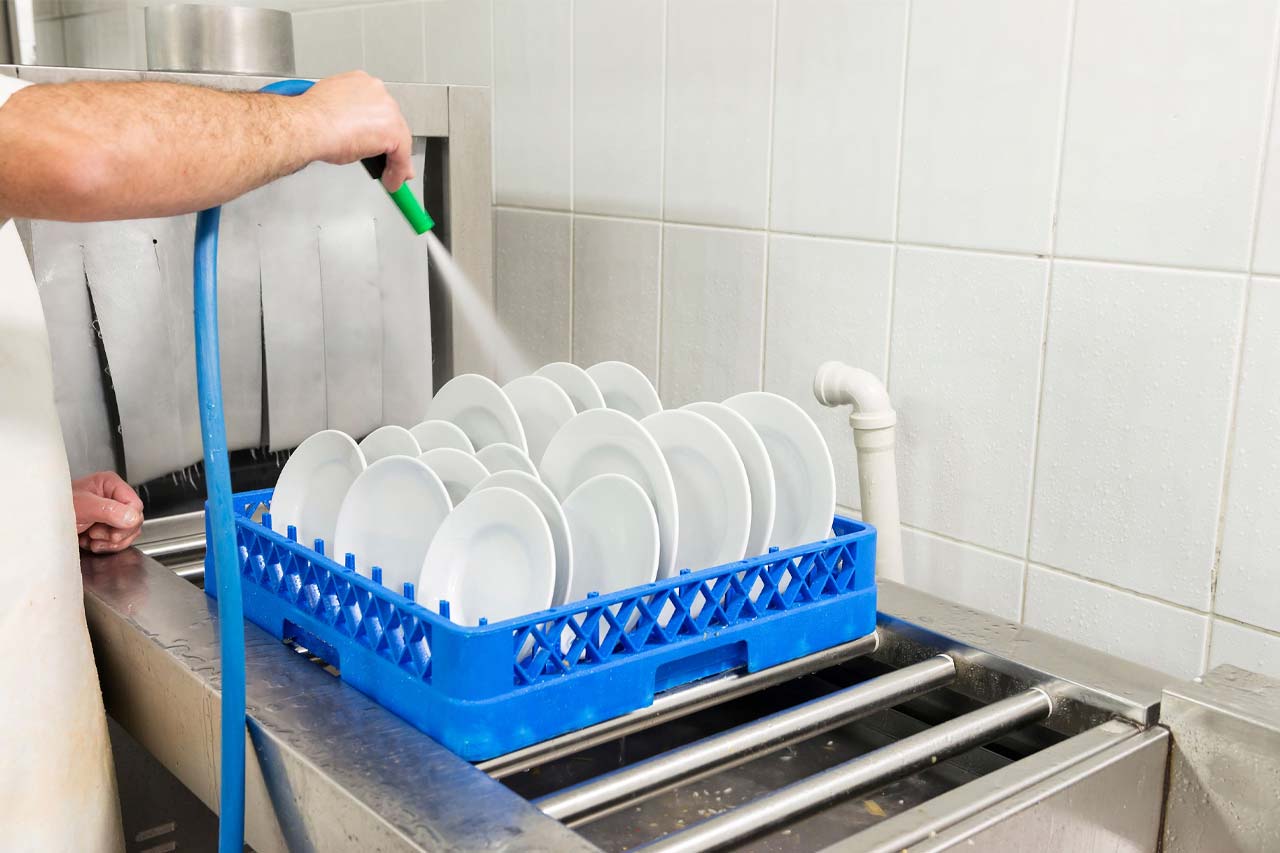Commercial Dishwasher: Best Purchase Decisions Guide for your Business